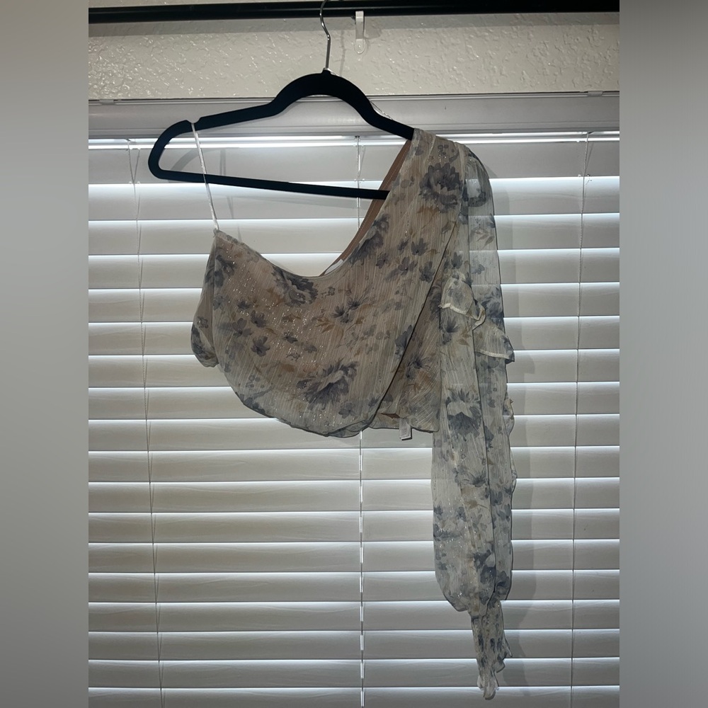 One shoulder, long sleeve, ruffled crop top